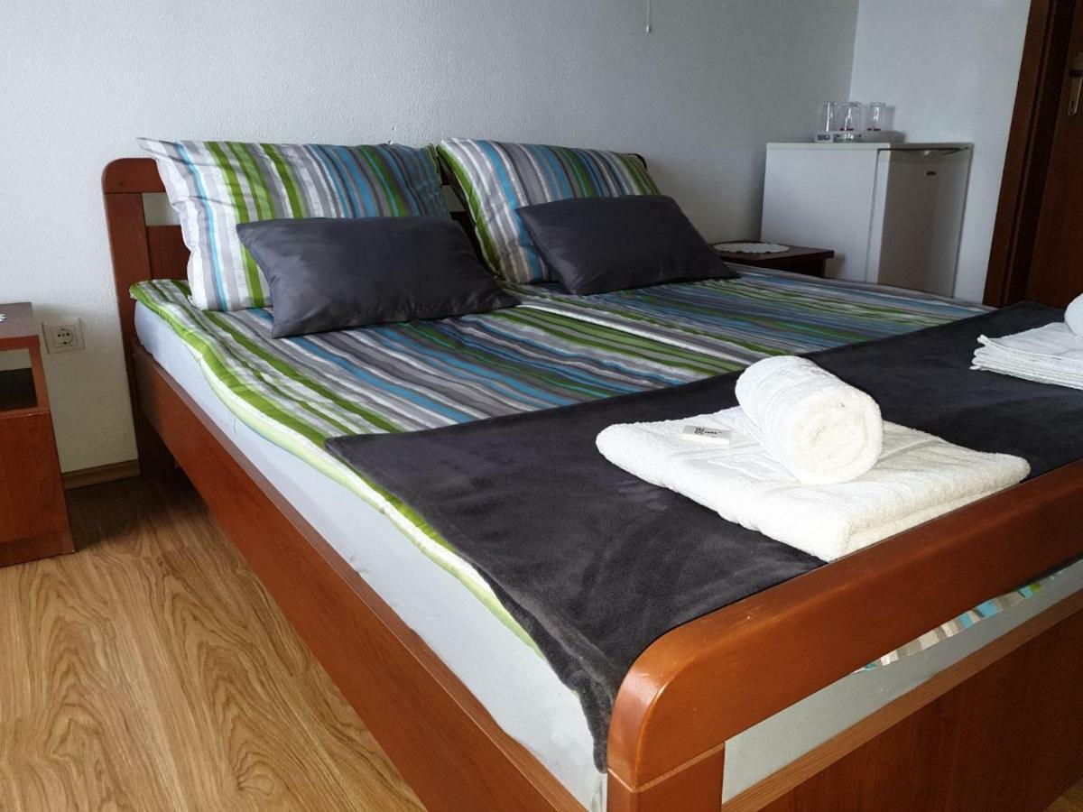 Pansion Ribica Hotel Crikvenica Luaran gambar