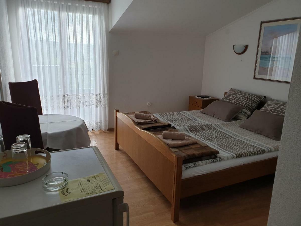Pansion Ribica Hotel Crikvenica Luaran gambar